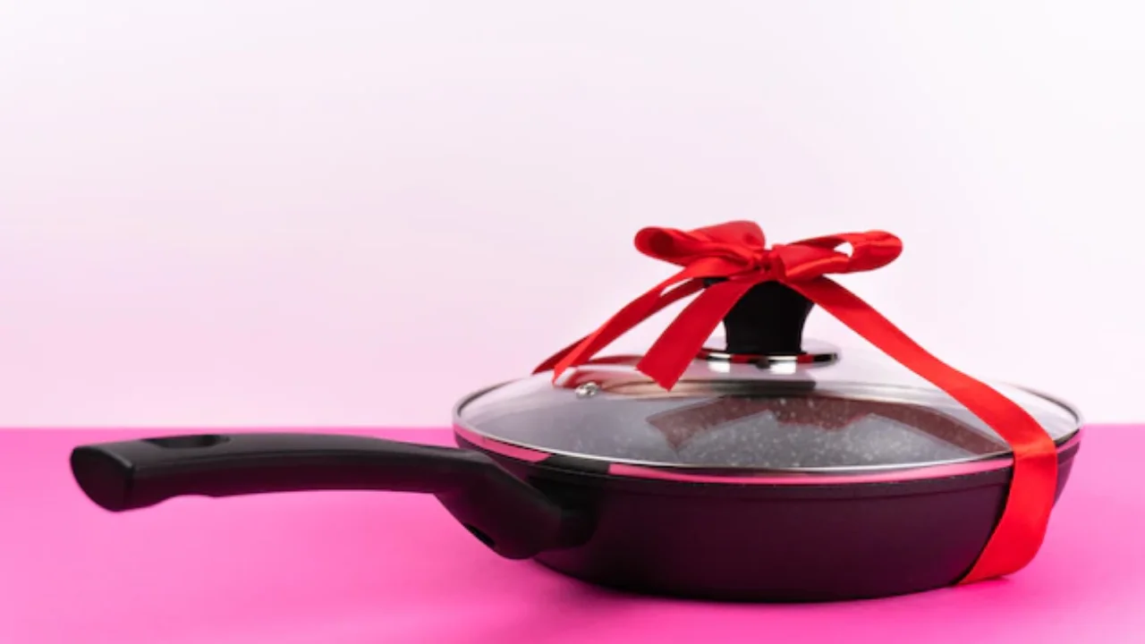 How to Gift Wrap a Frying Pan